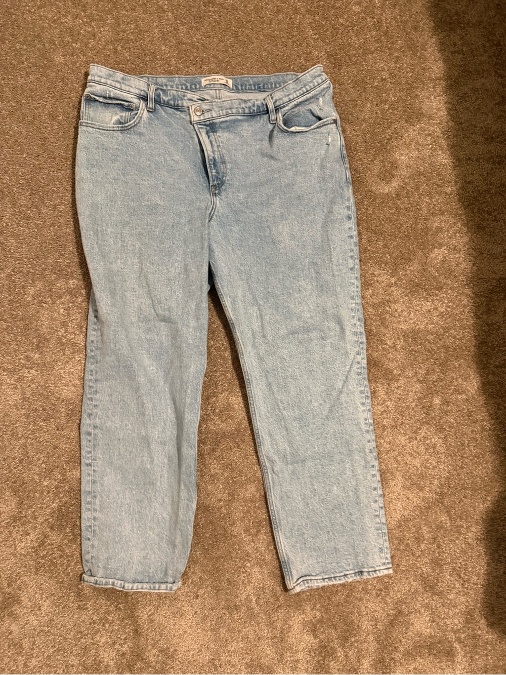 Abercrombie & Fitch Light Wash Straight Leg